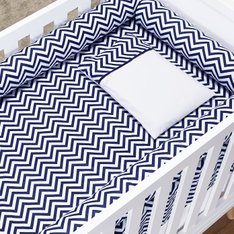 Kit Berço Rolinho Chevron Marinho com Enchimento Fofinho e 100% Algodão - 07 Peças Kit Berço Rolinho Chevron Marinho com Enchimento Fofinho e 100% Algodão - 07 Peças