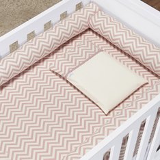 Kit Berço Rolinho Chevron Rosê com Enchimento Fofinho e 100% Algodão - 07 Peças Kit Berço Rolinho Chevron Rosê com Enchimento Fofinho e 100% Algodão - 07 Peças