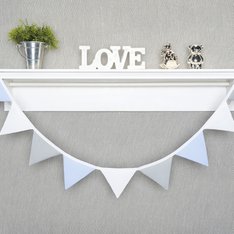 Bandeirinha Decorativa Azul Bebê, Branco e Cinza, 100% Algodão - 1 peça Bandeirinha Decorativa Azul Bebê, Branco e Cinza, 100% Algodão - 1 peça