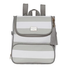 Mochila Manhattan Cinza Listras, Divisória Interna, Bolso Frontal e 100% PVC - 1 Peça Mochila Manhattan Cinza Listras, Divisória Interna, Bolso Frontal e 100% PVC - 1 Peça