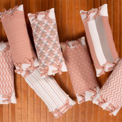 Almofada com Avental Tricot Estampada Rosê Almofada com Avental Tricot Estampada Rosê