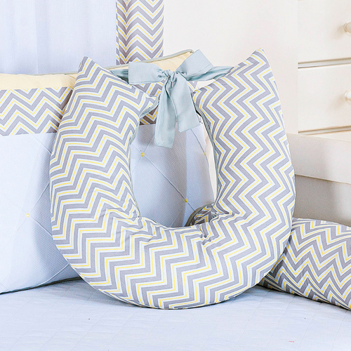 Almofada Amamentação Chevron Zig-Zag Amarelo e Cinza Almofada Amamentação Chevron Zig-Zag Amarelo e Cinza