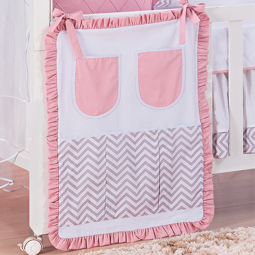 Porta Fraldas de Berço Chevron Cinza com Rosa Porta Fraldas de Berço Chevron Cinza com Rosa