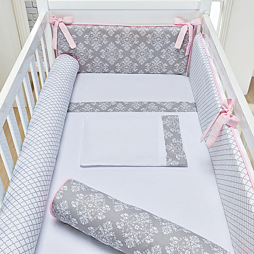 Kit Berço Americano Composê 7 Peças Arabesco Cinza e Rosa Kit Berço Americano Composê 7 Peças Arabesco Cinza e Rosa