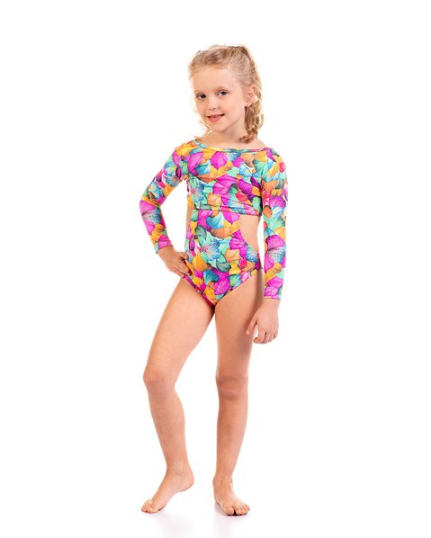 Maiô Infantil Manga Longa Engana Mamãe Decote Canoa Estampa Asas de  Borboletas | Guaili | Roupas de Praia Feminina e Masculina, Roupas Fitness  para Academia e Roupas e acessórios para Ballet